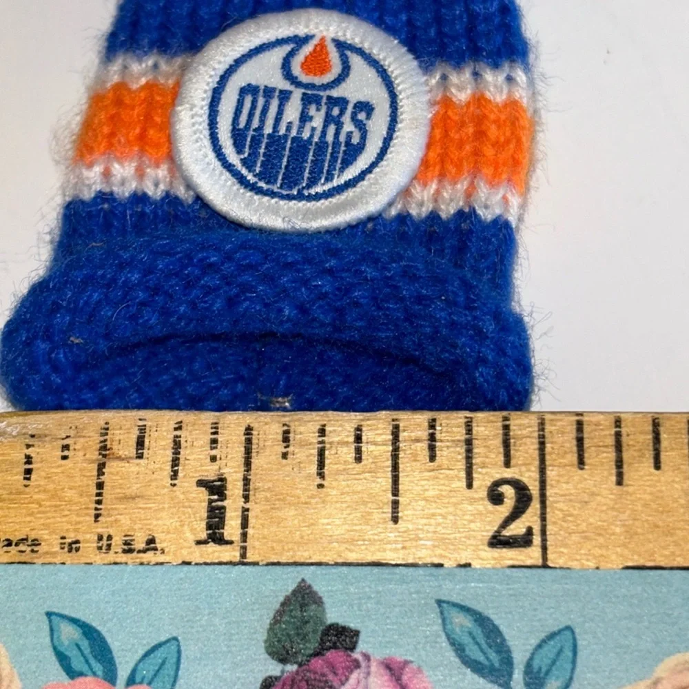 Oilers Vintage Pins and Badges, Edmonton Oilers Vintage Hat Toque Pin VTg